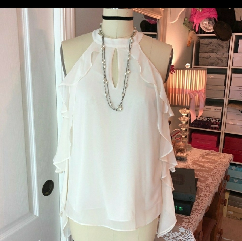 Flutter sleeve top